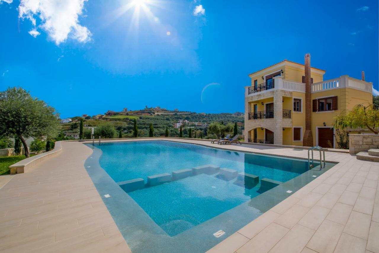 Casa Leone Suites Stalos Exterior photo